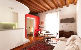 Anfiteatro Apartment In Brera
