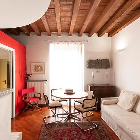 Anfiteatro Apartment In Brera Milan Extérieur photo