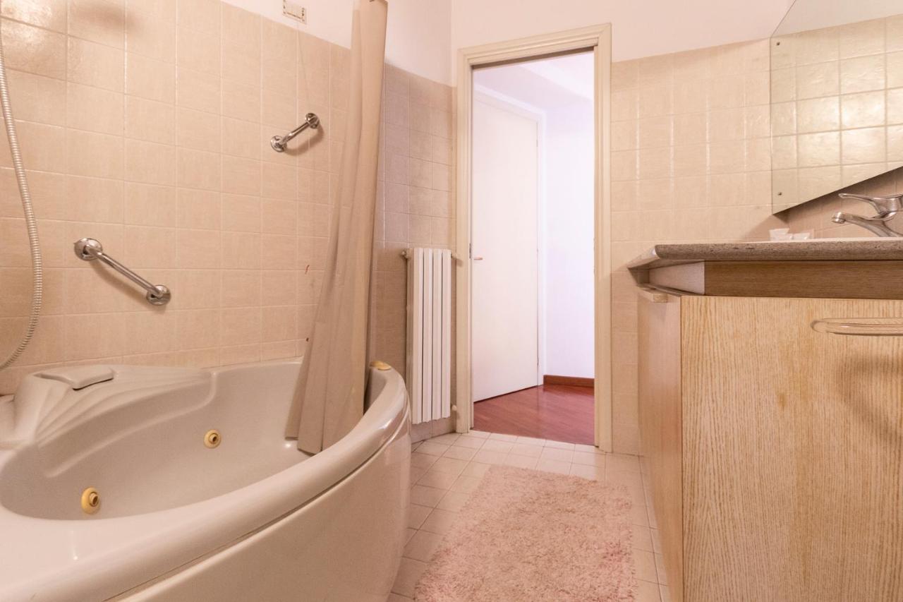 Anfiteatro Apartment In Brera Milan Extérieur photo