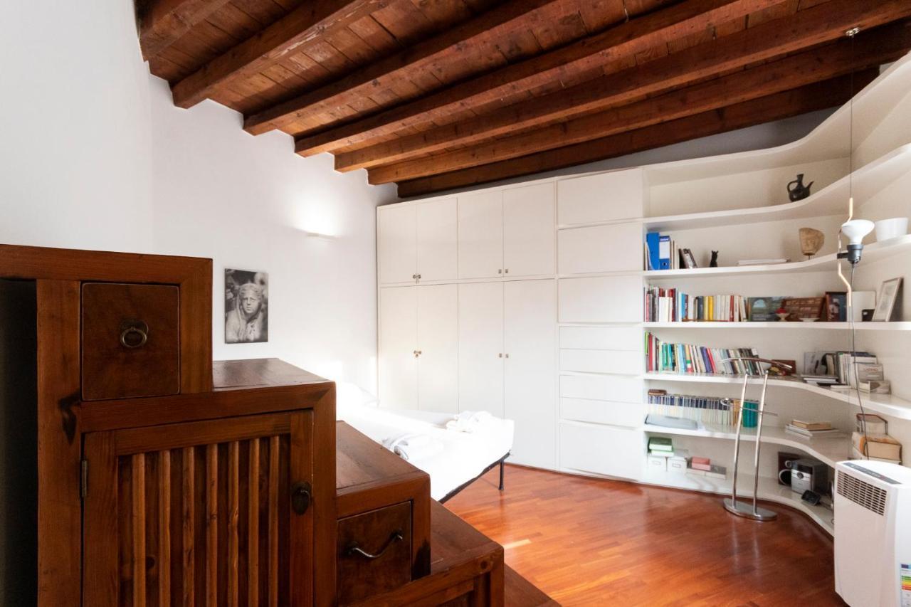 Anfiteatro Apartment In Brera Milan Extérieur photo